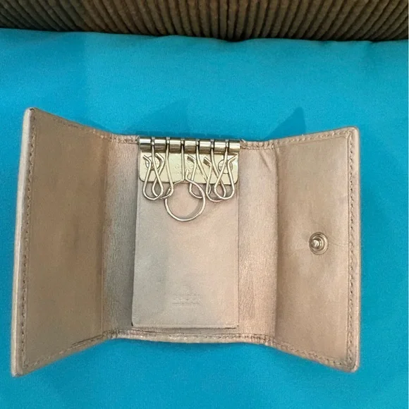 Gucci key holder / wallet. Excellent used condition. - Picture 5 of 12